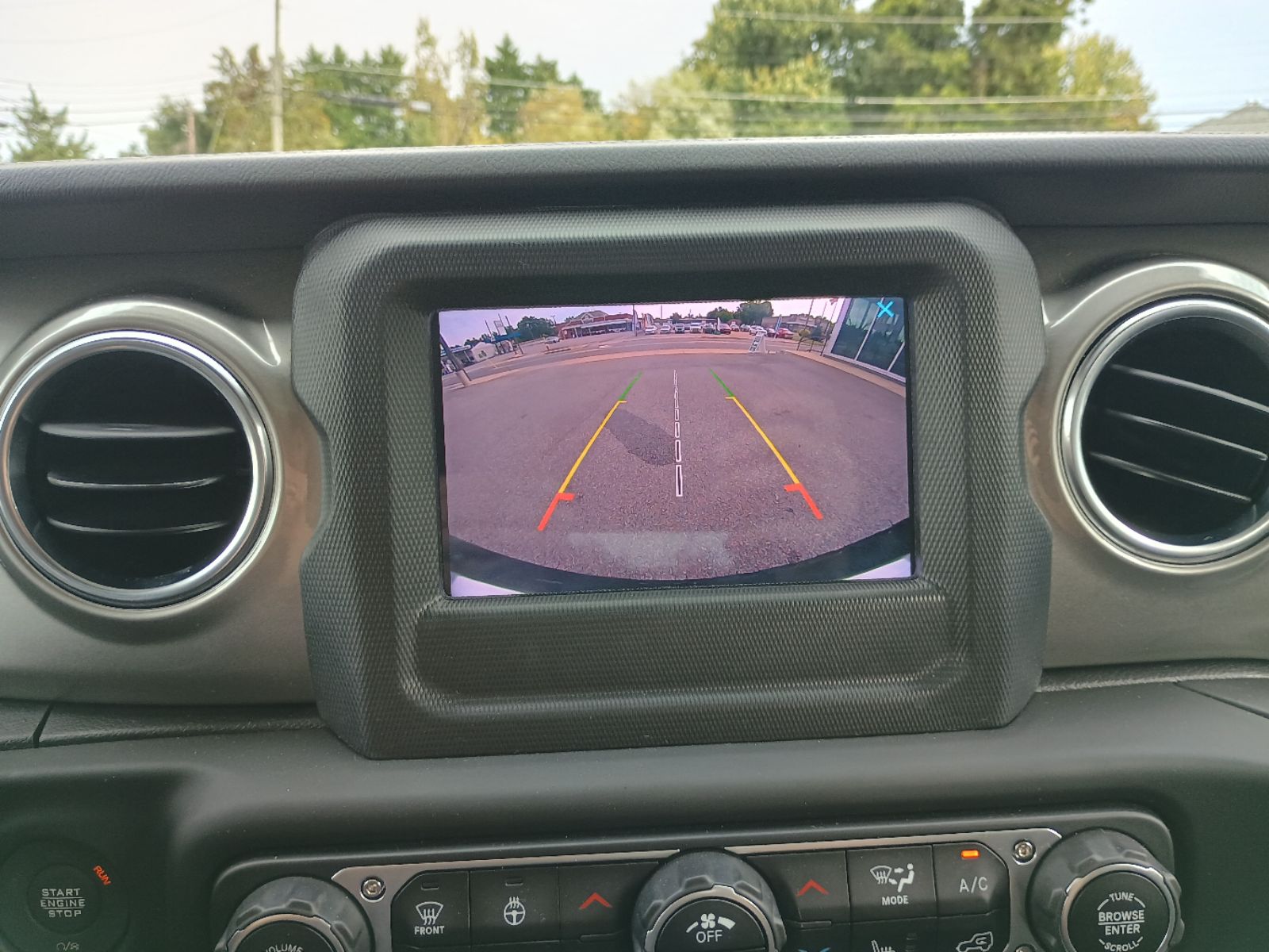 2019 Jeep Wrangler Unlimited Sahara photo 22