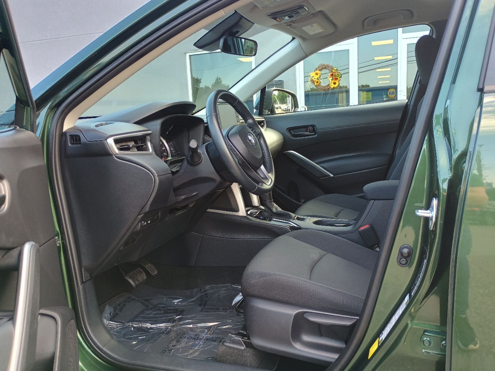 2022 Toyota Corolla Cross LE photo 4