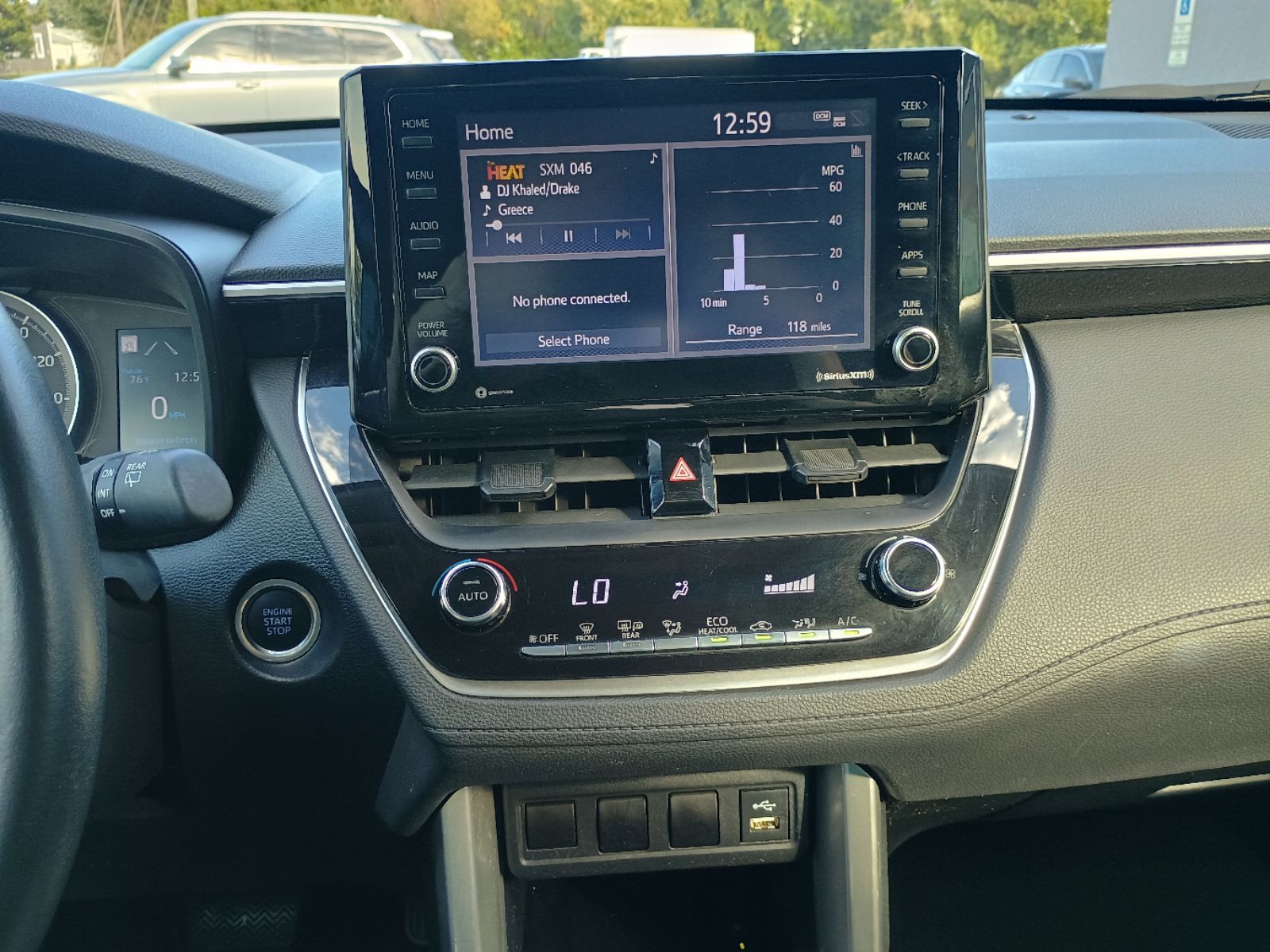 2022 Toyota Corolla Cross LE photo 12