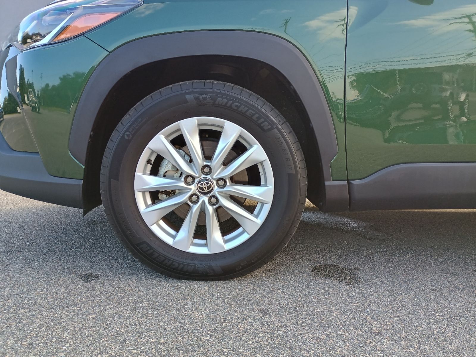 2022 Toyota Corolla Cross LE photo 25