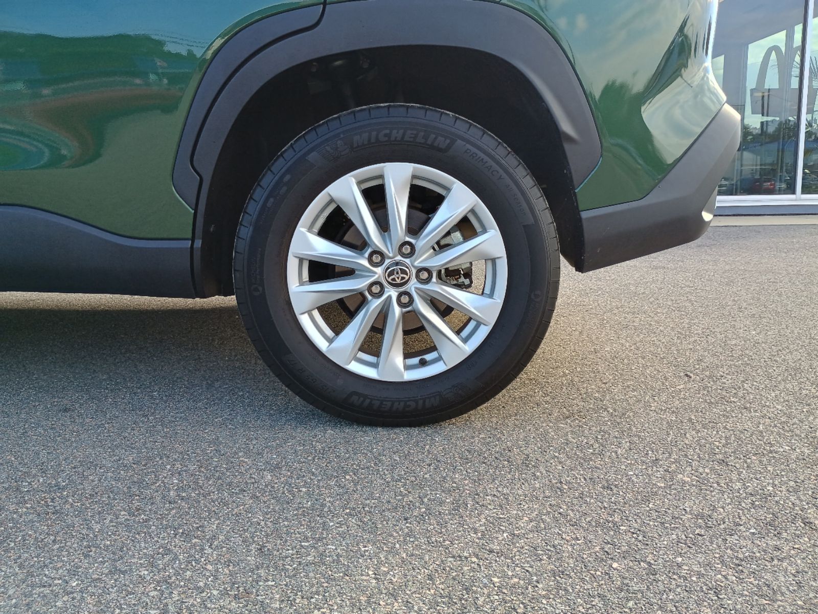 2022 Toyota Corolla Cross LE photo 26