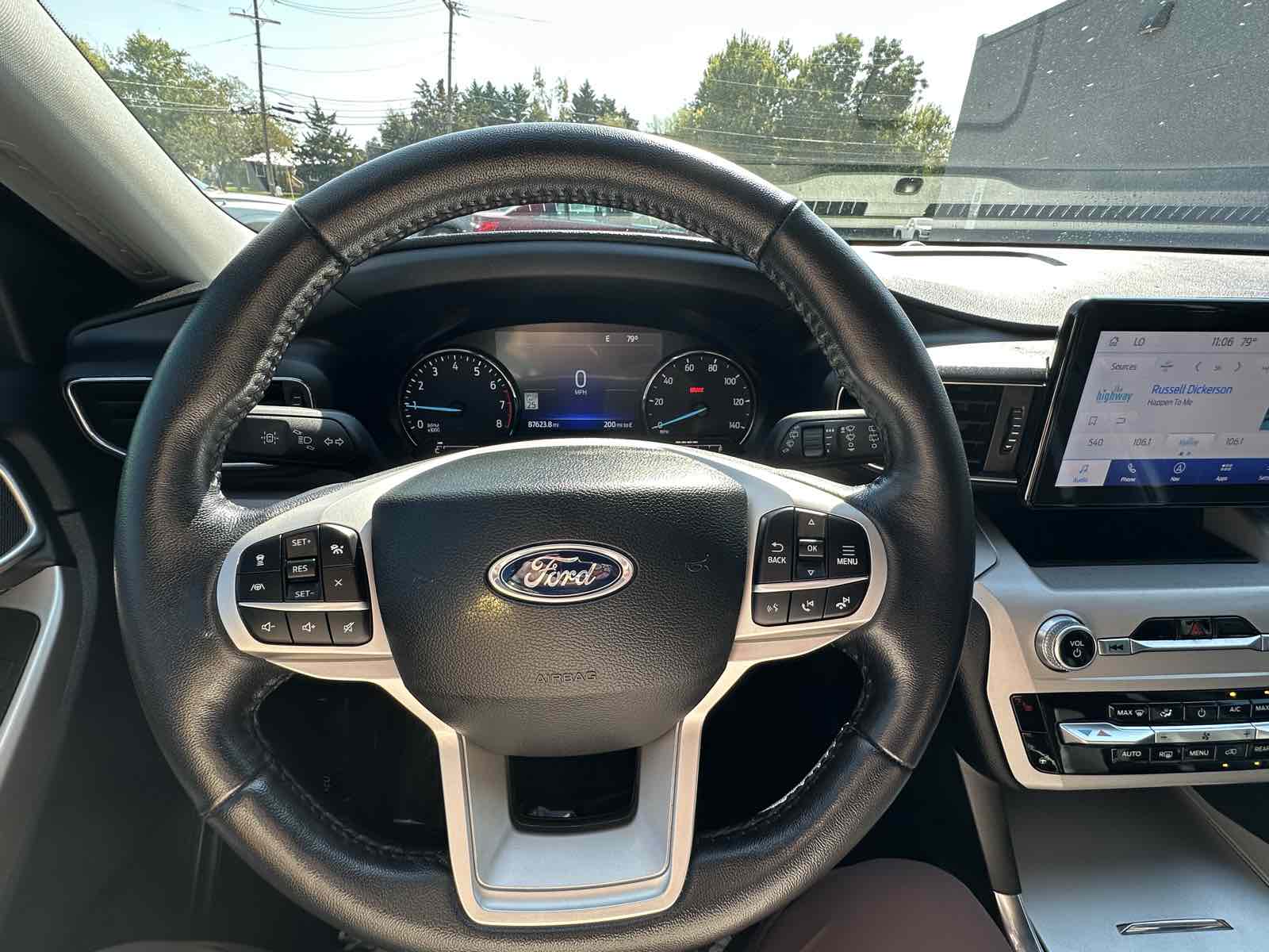 2023 Ford Explorer XLT photo 9