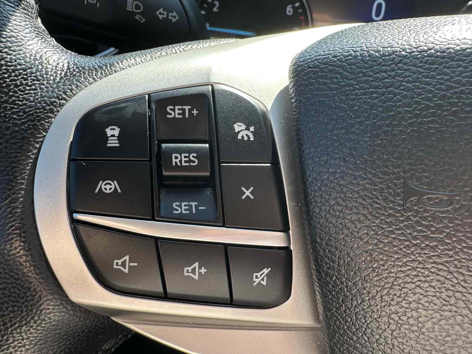 2023 Ford Explorer XLT photo 12
