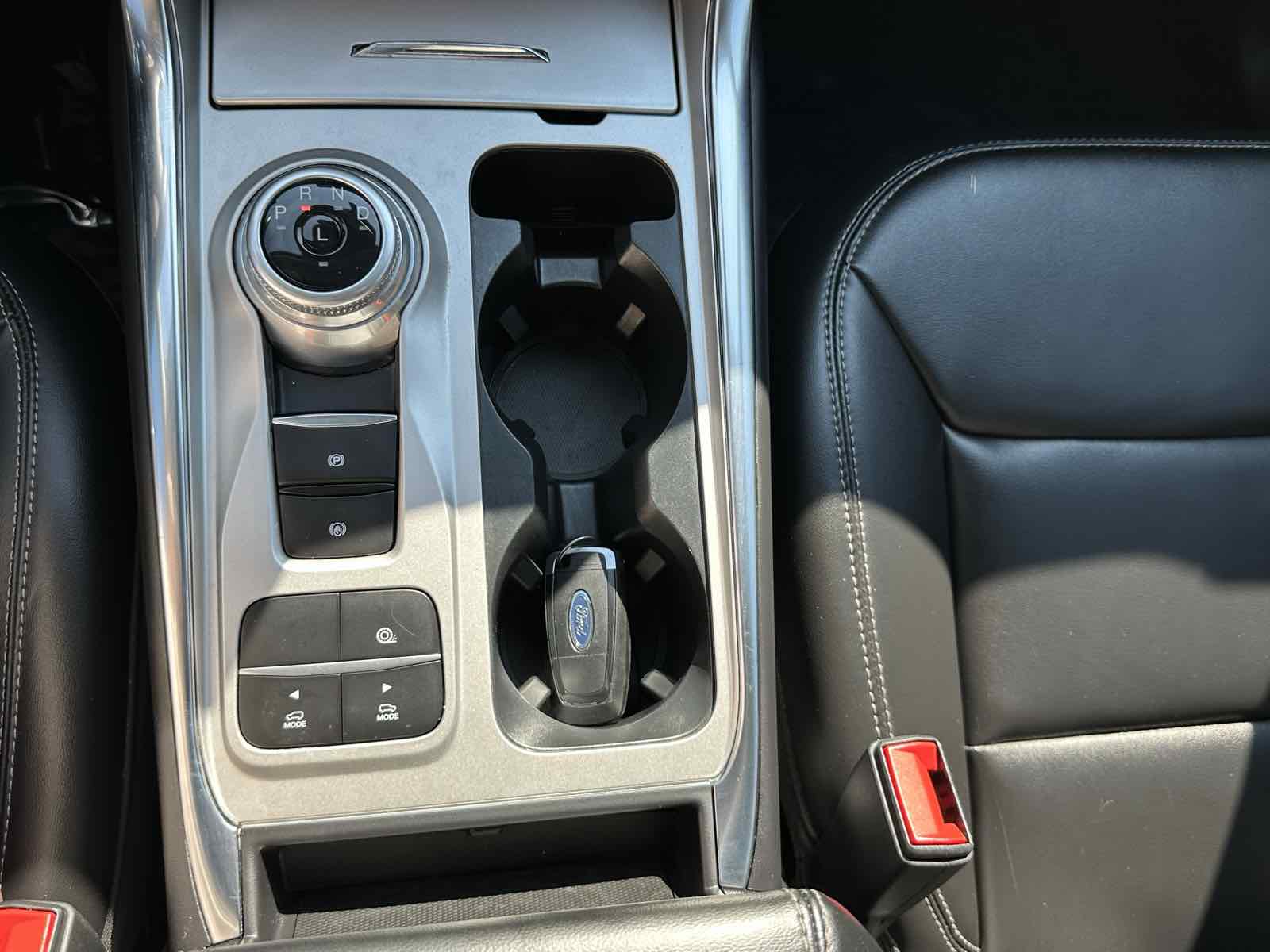 2023 Ford Explorer XLT photo 14