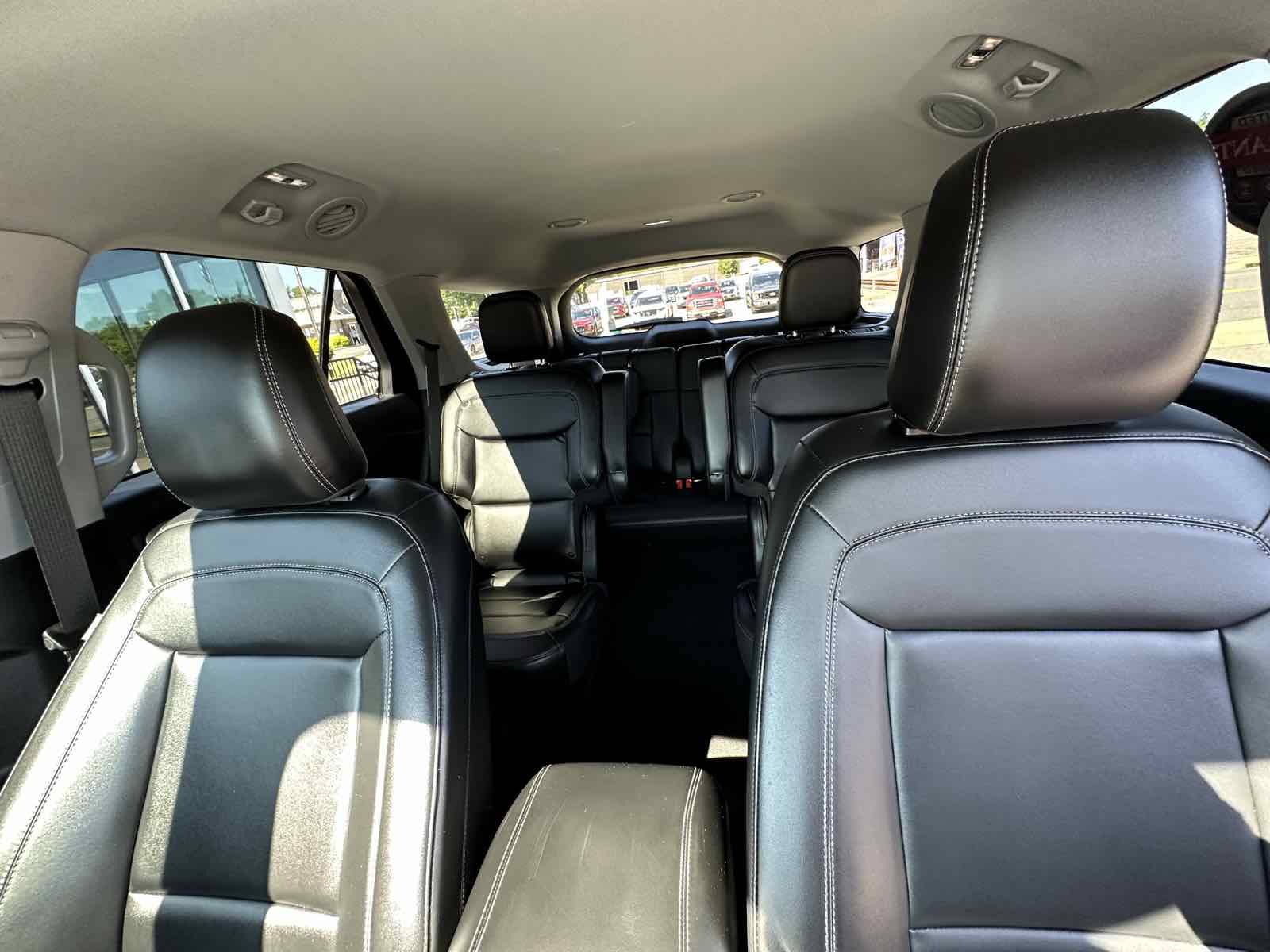 2023 Ford Explorer XLT photo 16