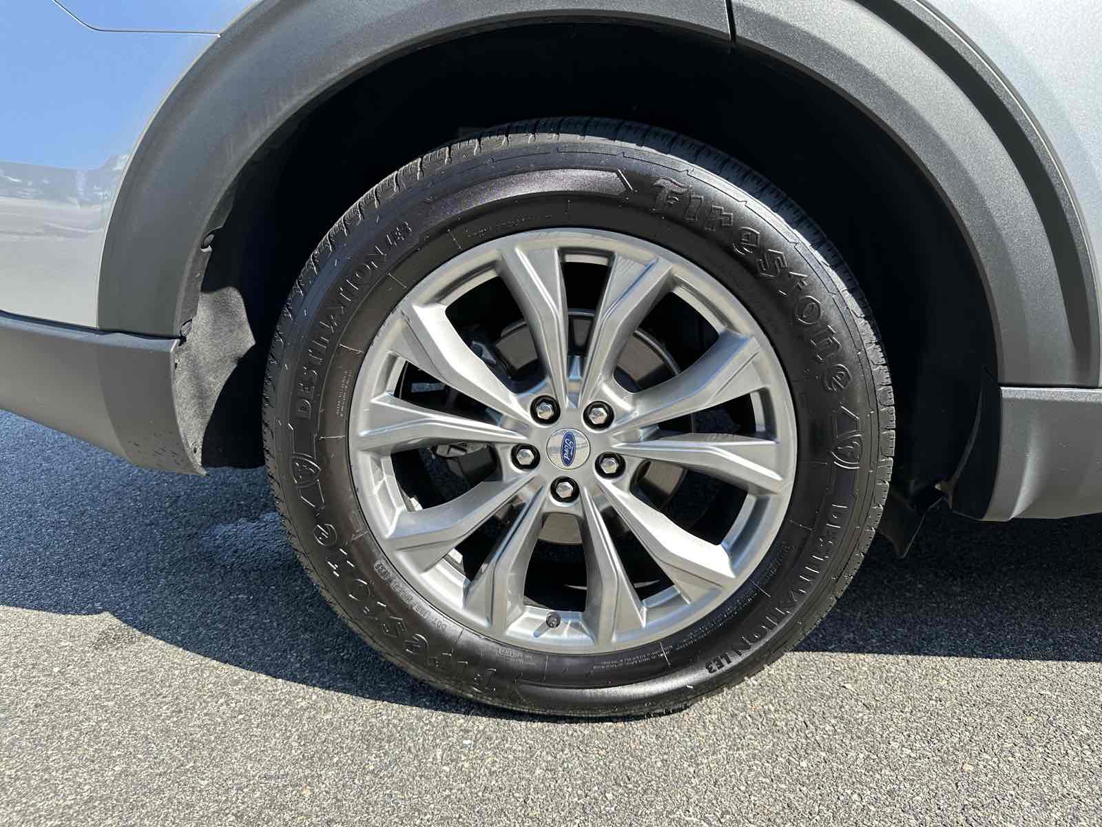2023 Ford Explorer XLT photo 24