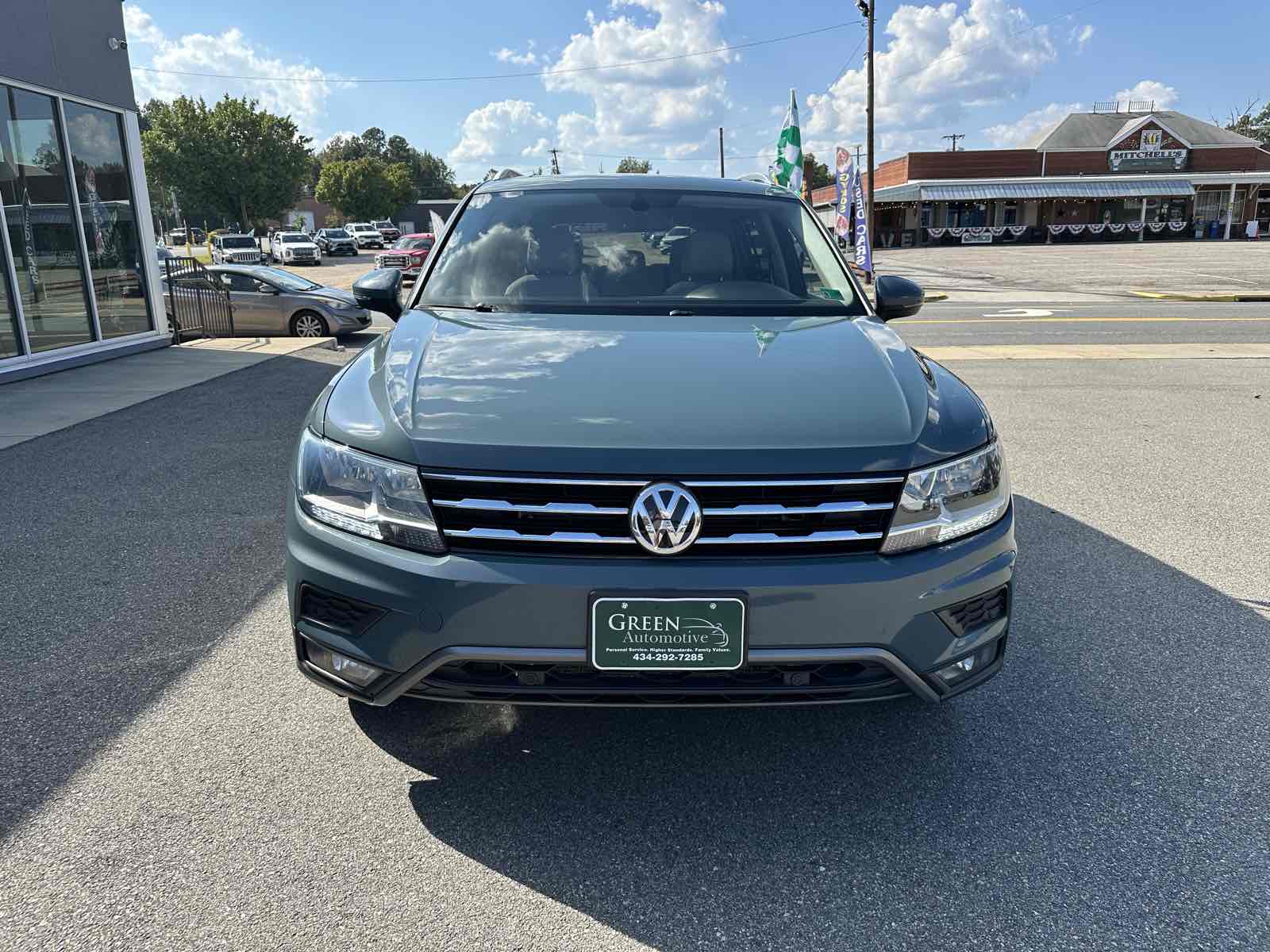 2019 Volkswagen Tiguan SEL R-Line photo 4