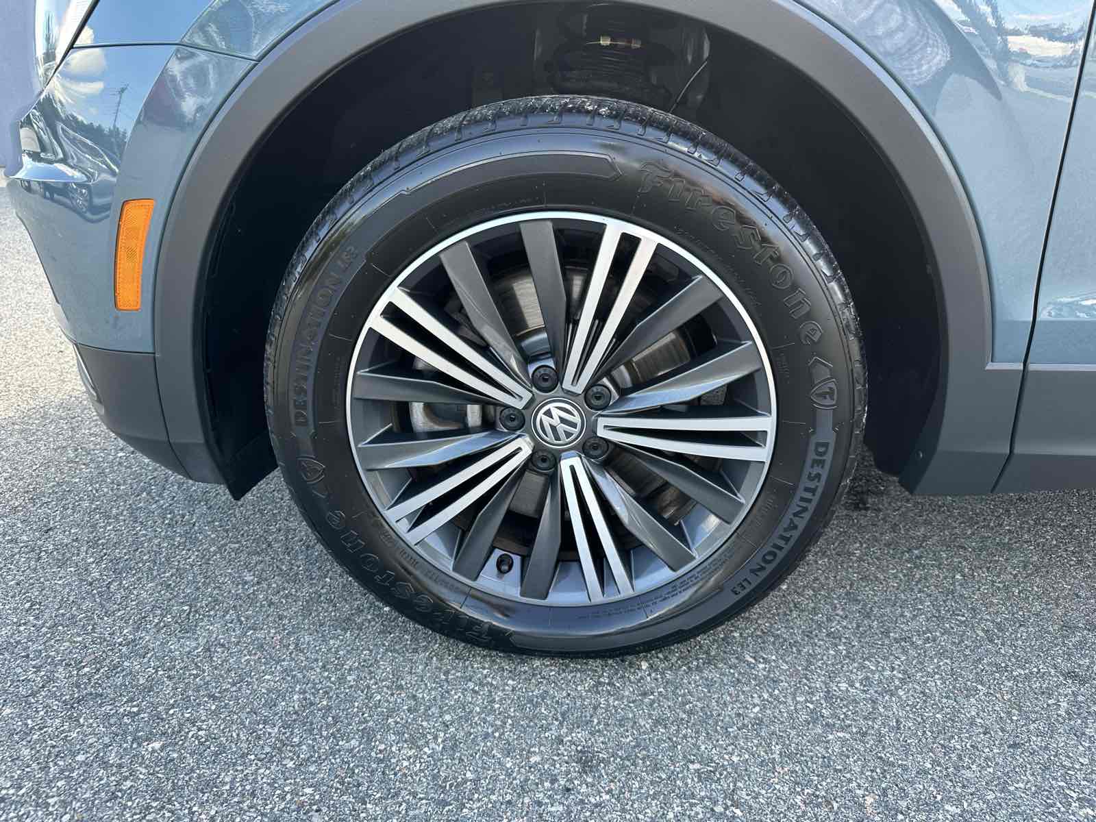 2019 Volkswagen Tiguan SEL R-Line photo 26