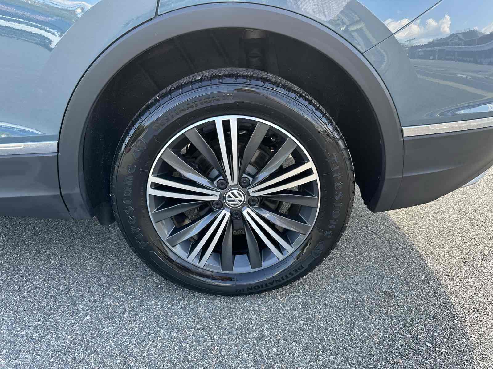2019 Volkswagen Tiguan SEL R-Line photo 27