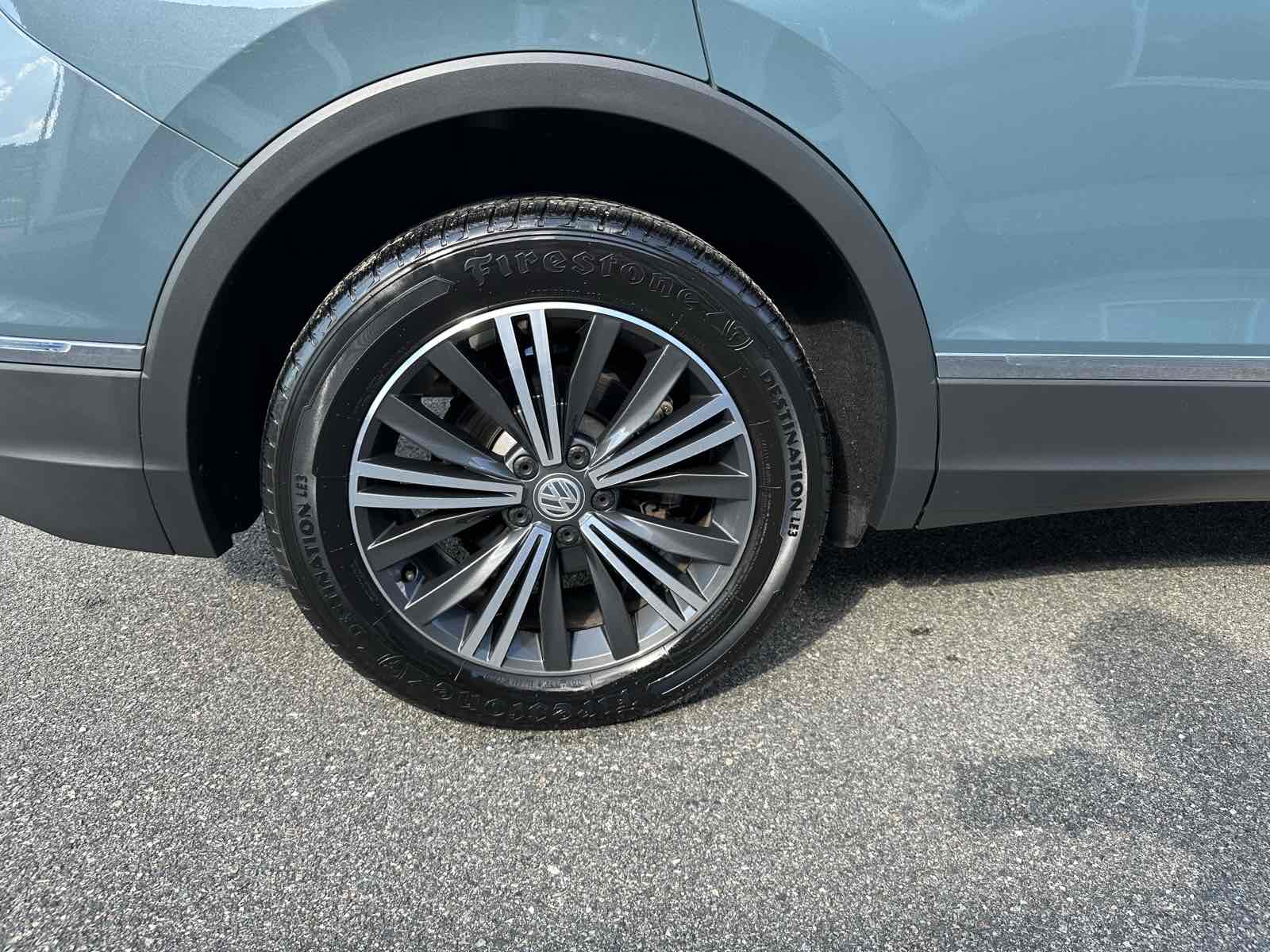 2019 Volkswagen Tiguan SEL R-Line photo 28