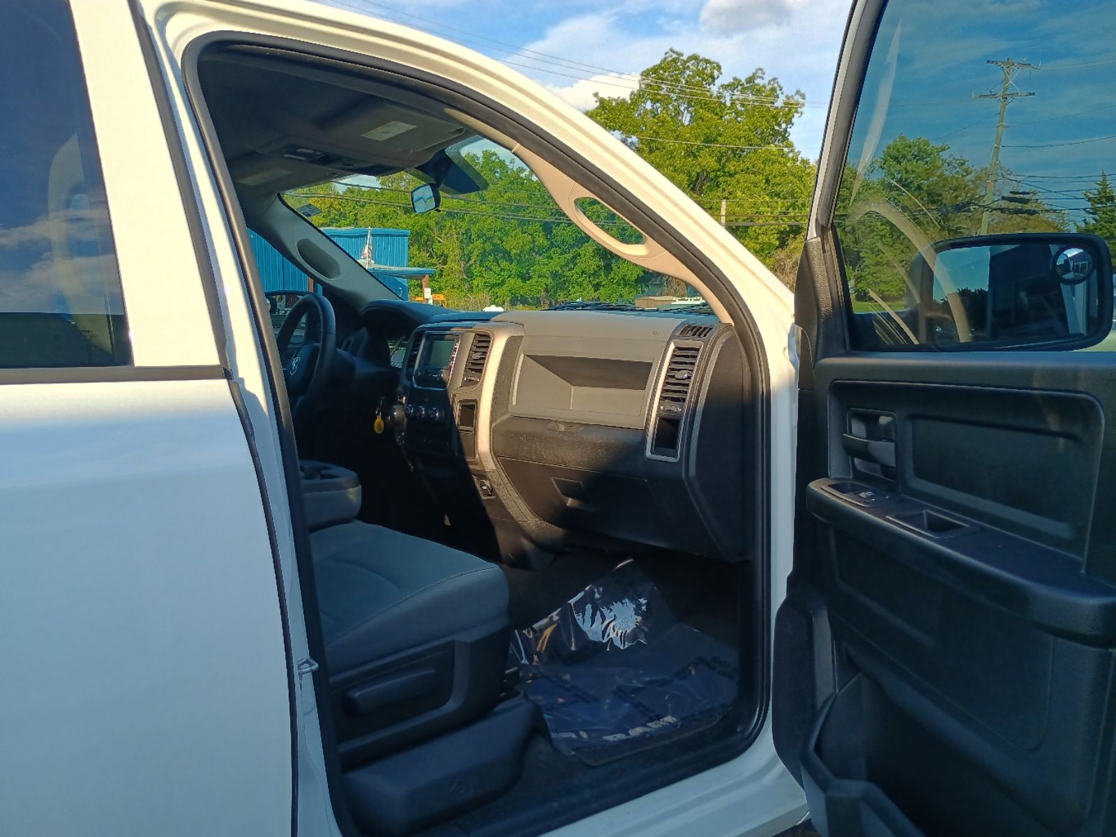 2018 RAM Ram 1500 Pickup Express - Photo 9