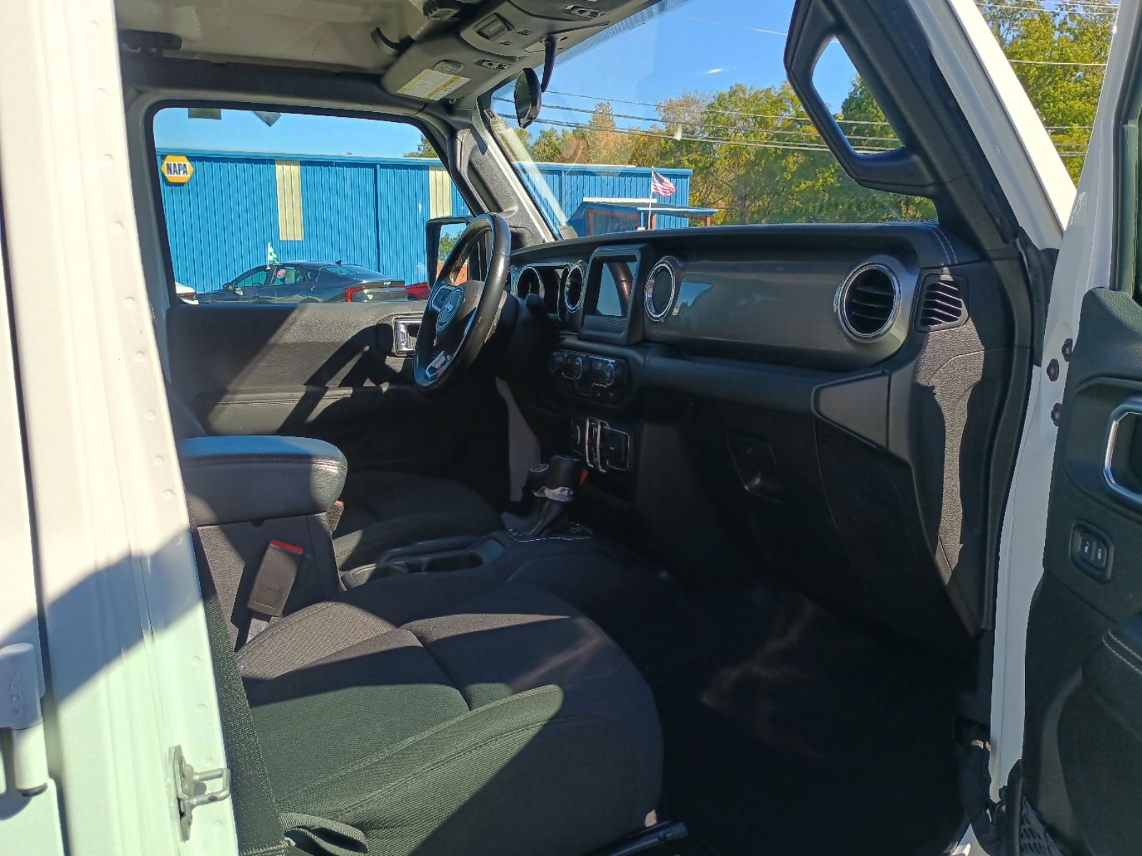 2021 Jeep Wrangler Unlimited Sahara - Photo 9