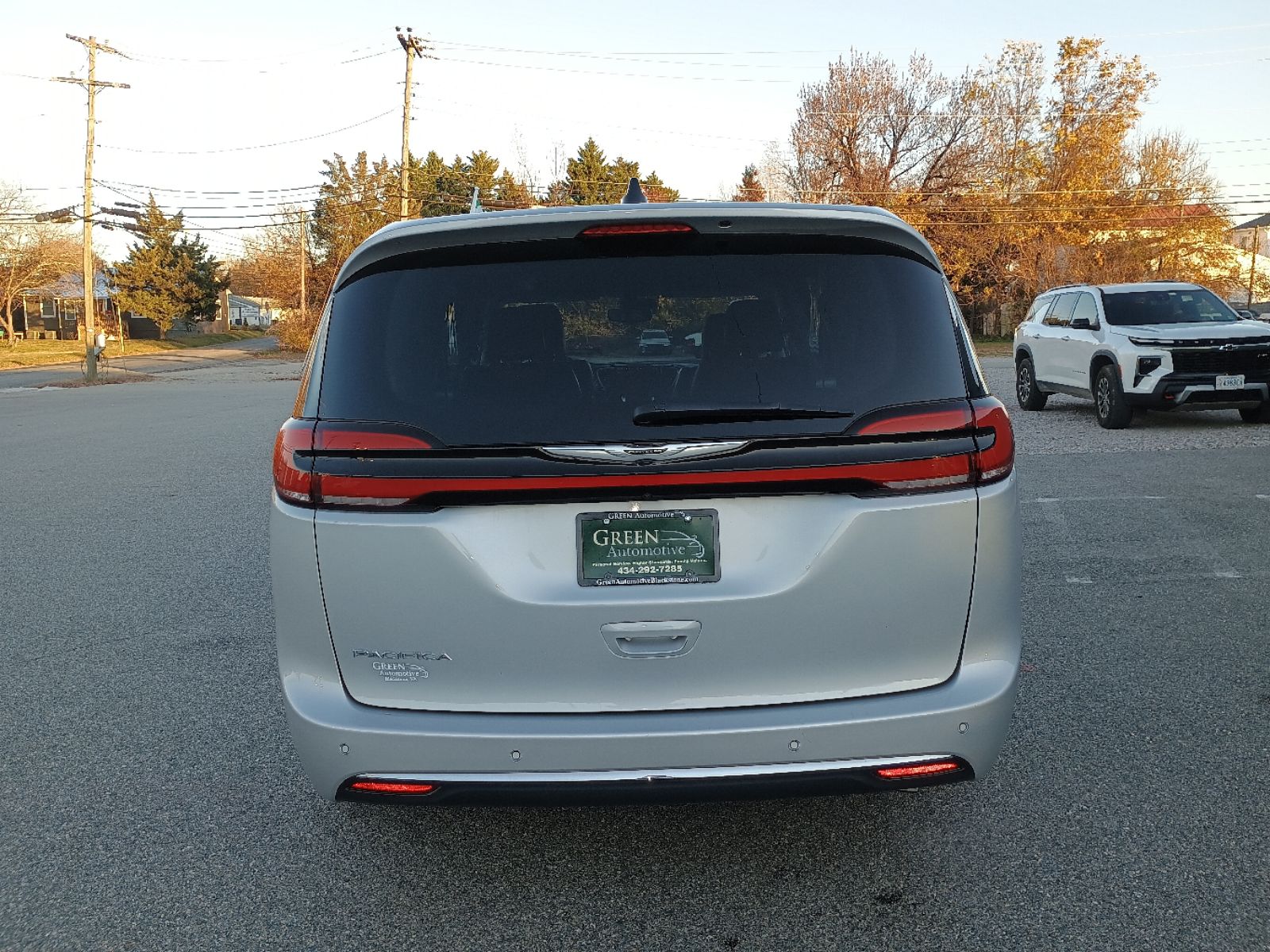 2024 Chrysler Pacifica Touring L - Photo 3