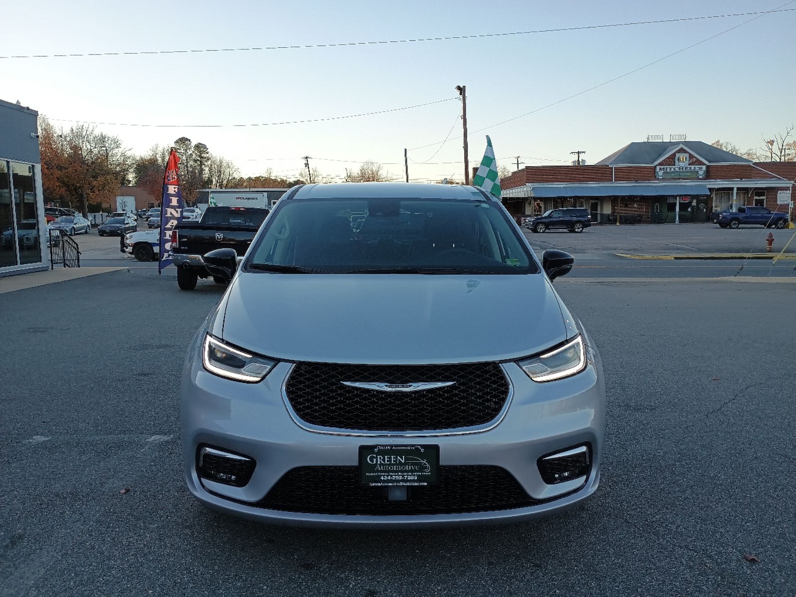 2024 Chrysler Pacifica Touring L - Photo 5