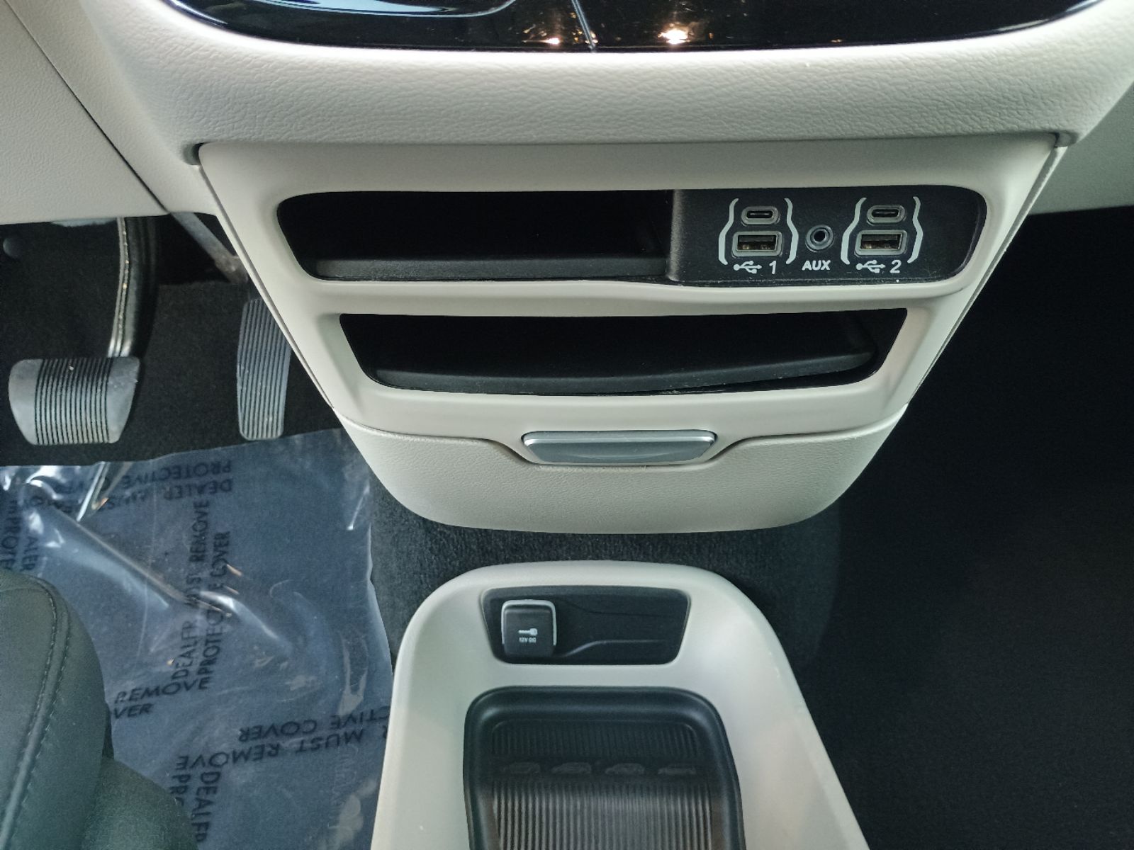 2024 Chrysler Pacifica Touring L - Photo 16
