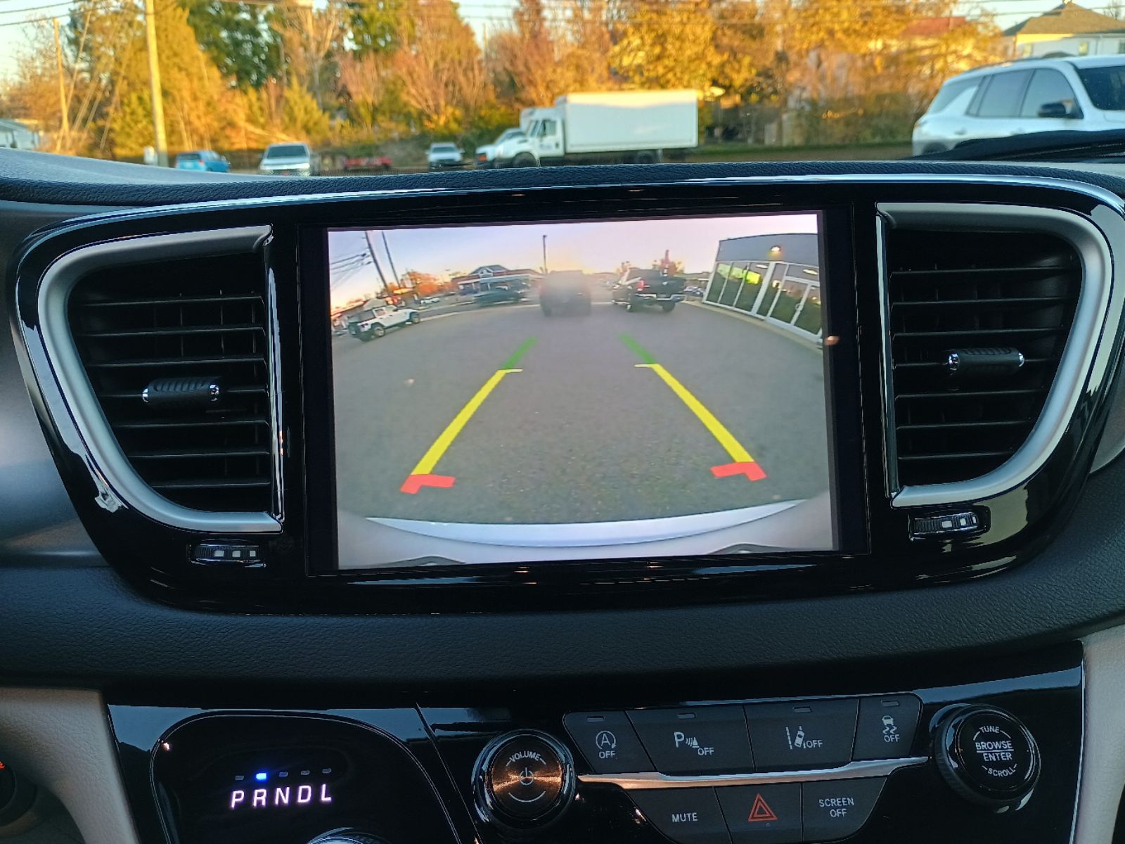 2024 Chrysler Pacifica Touring L - Photo 18