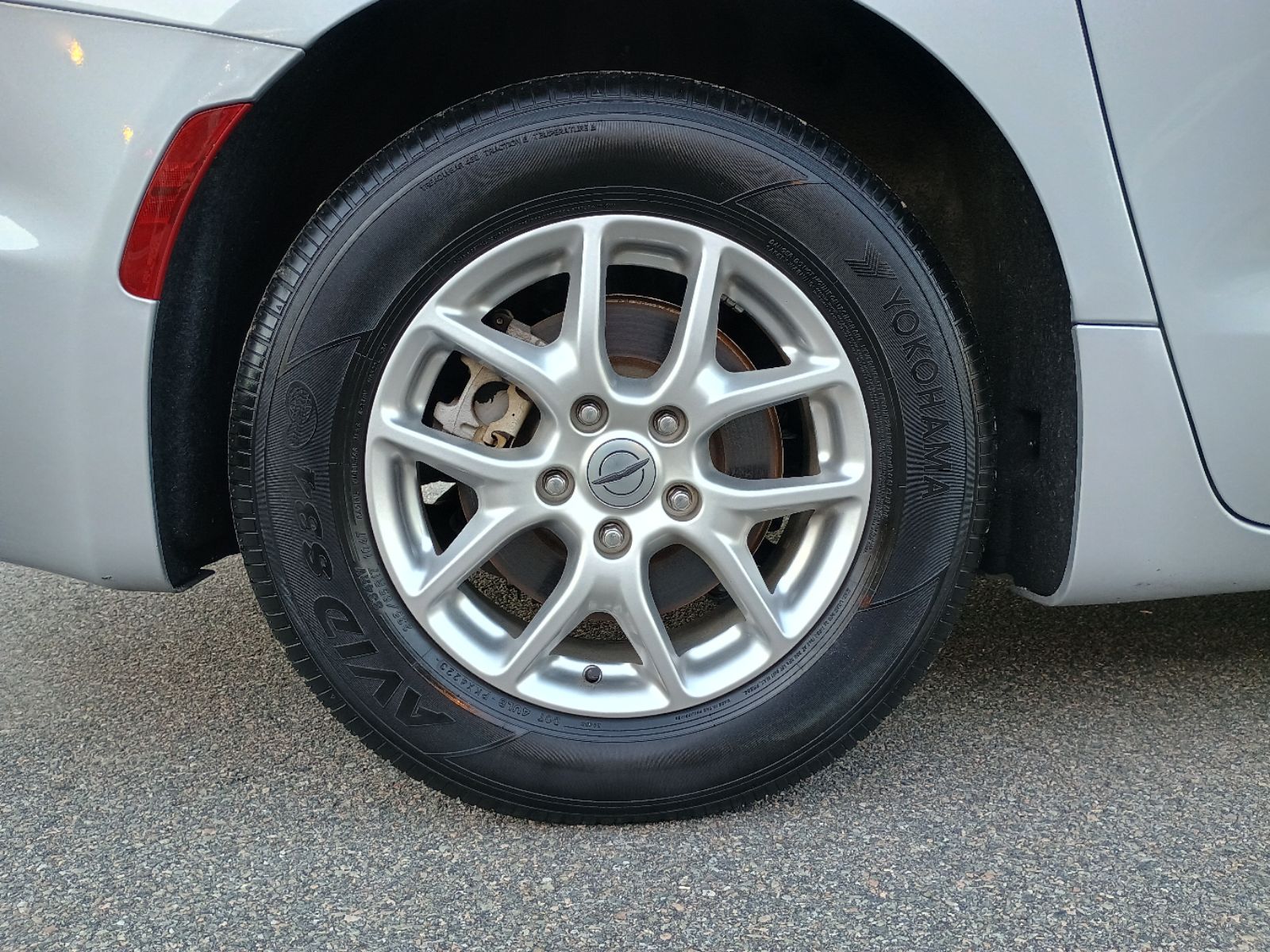 2024 Chrysler Pacifica Touring L - Photo 32