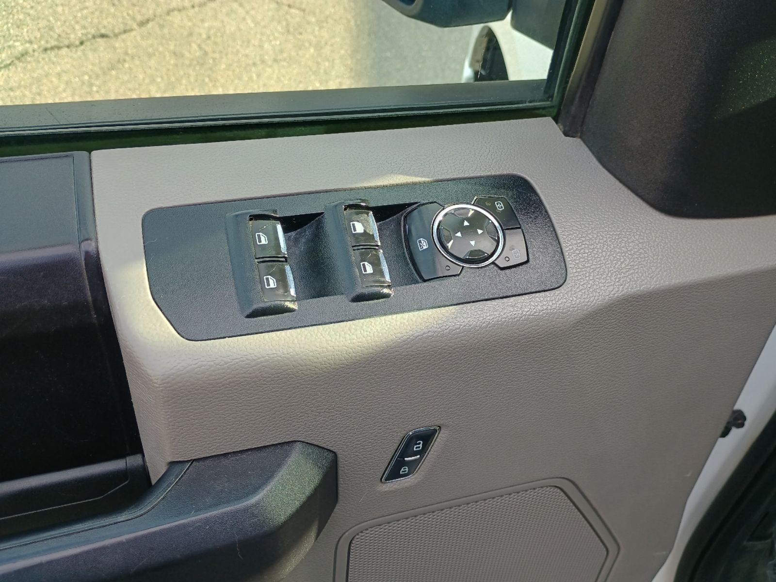 2018 Ford F-150 XL - Photo 25