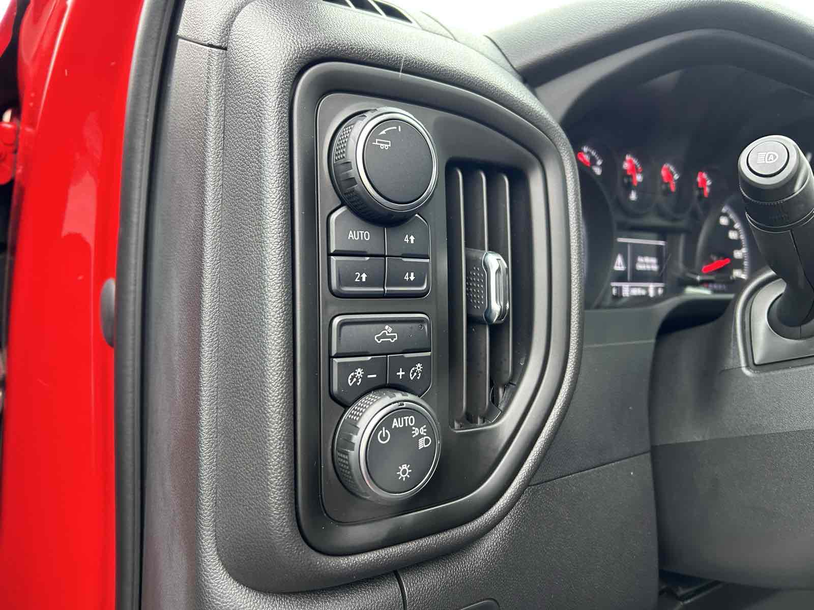 2023 Chevrolet Silverado 1500 Custom - Photo 13