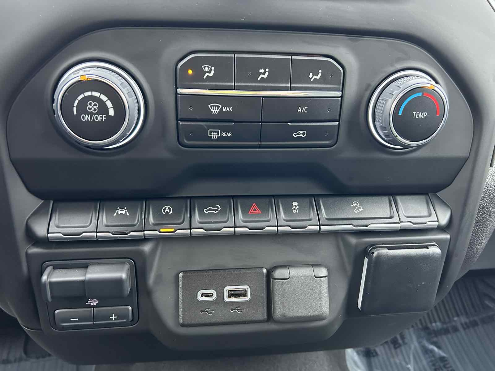 2023 Chevrolet Silverado 1500 Custom - Photo 19