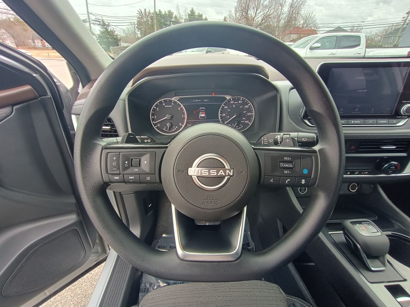 2023 Nissan Rogue SV - Photo 9