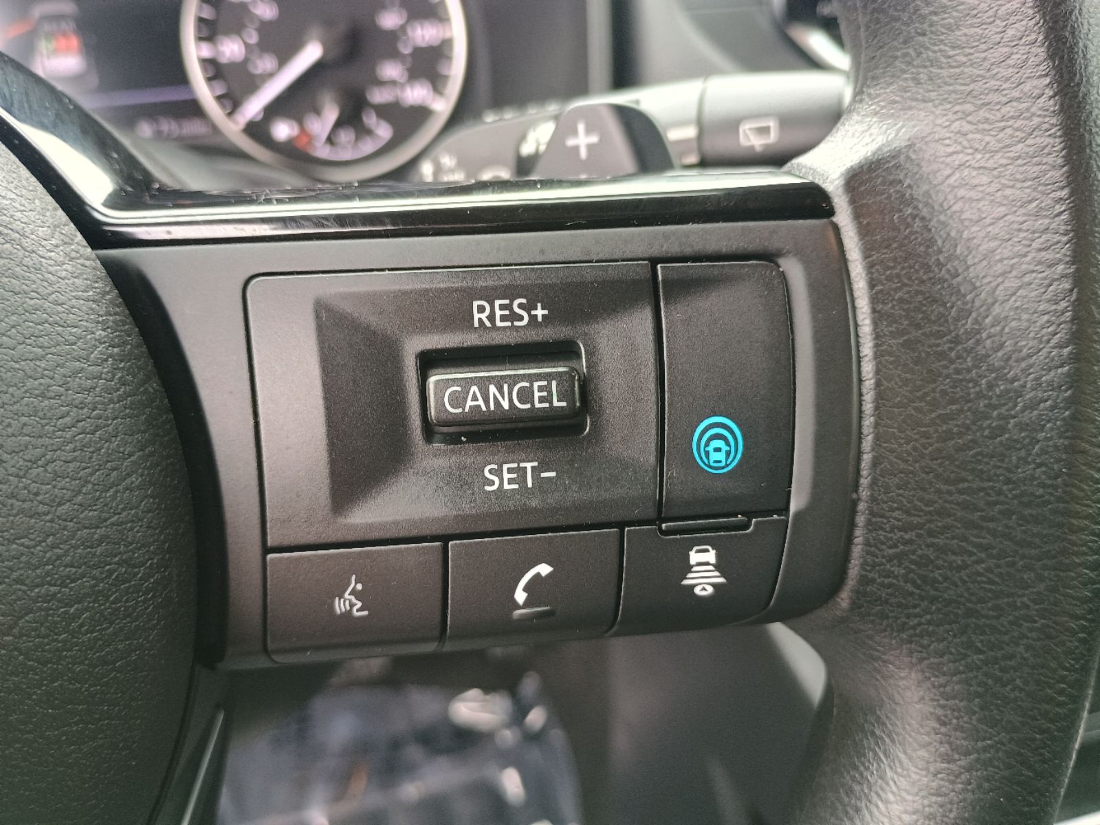 2023 Nissan Rogue SV - Photo 11