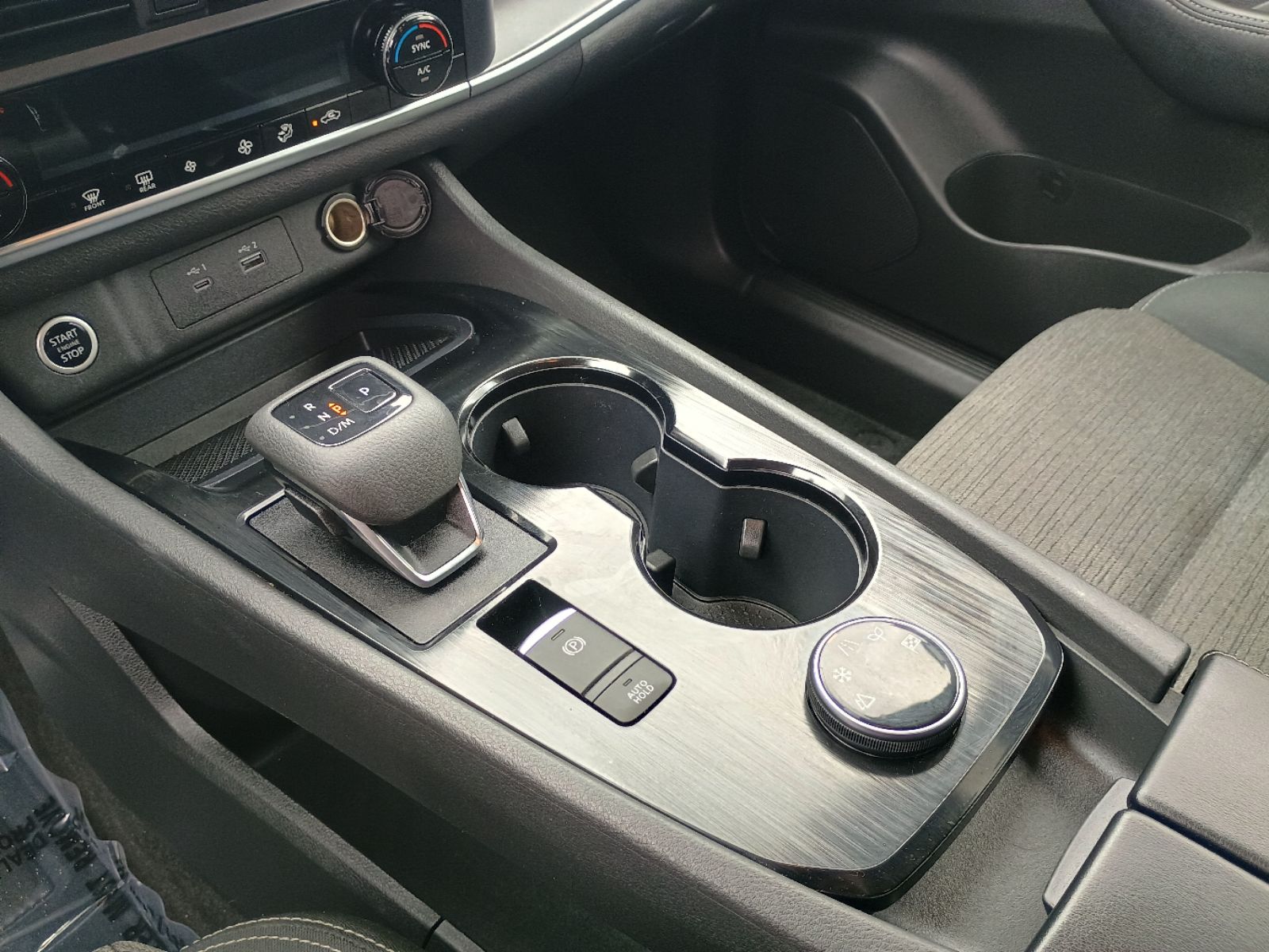 2023 Nissan Rogue SV - Photo 14