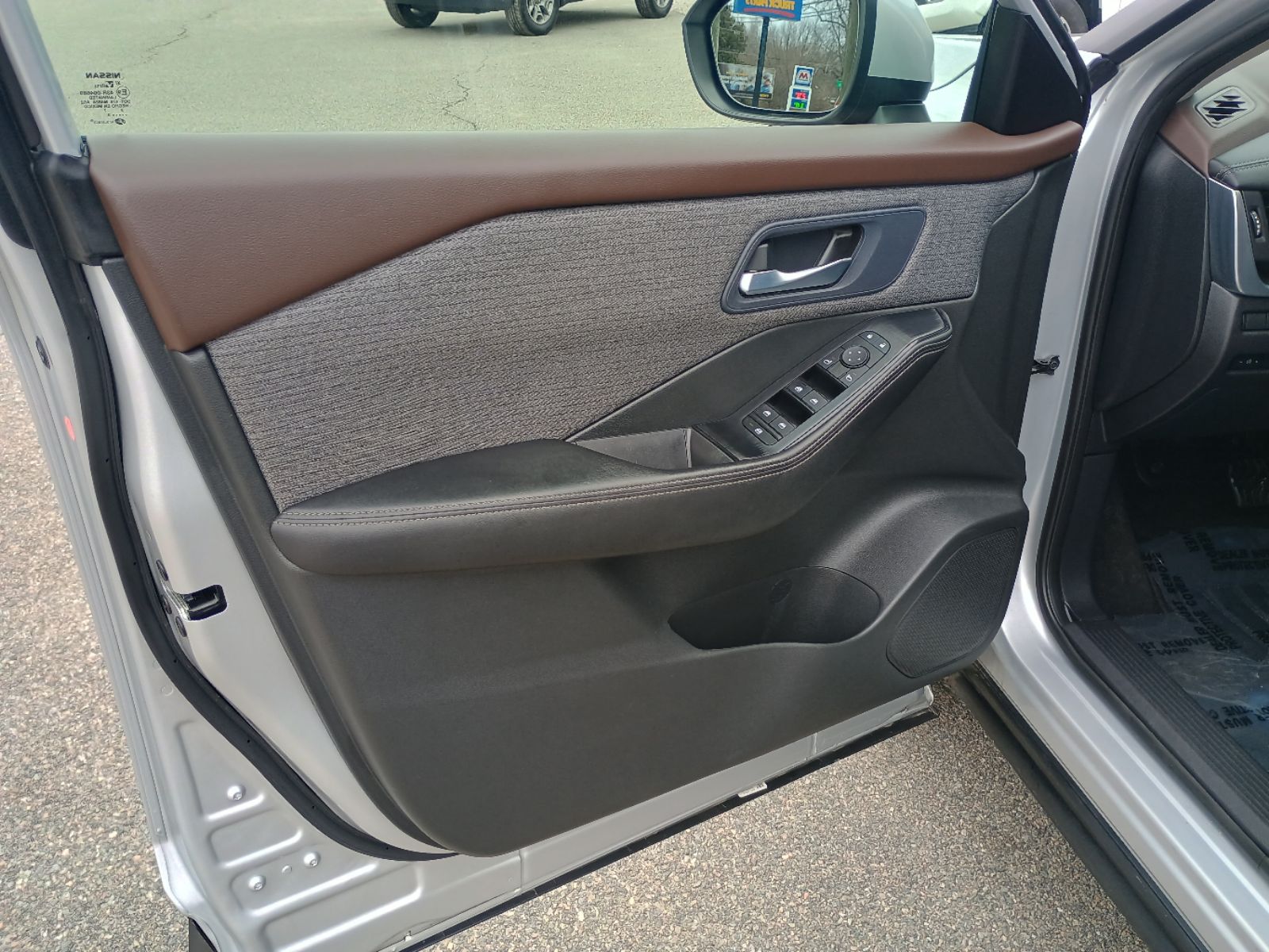 2023 Nissan Rogue SV - Photo 21