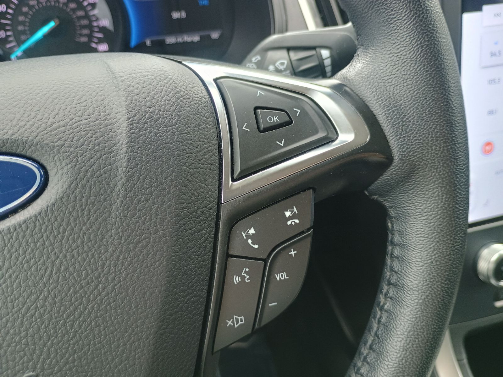 2024 Ford Edge SEL - Photo 10