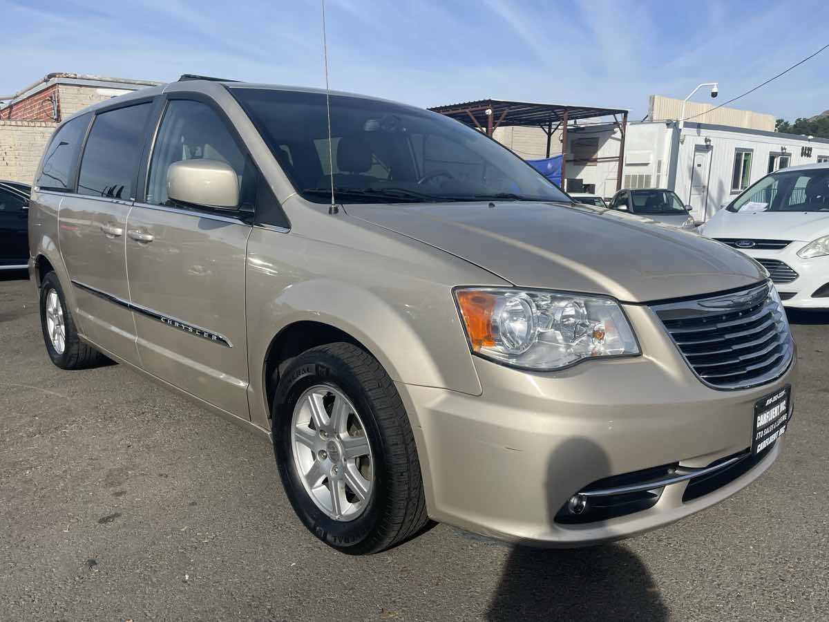 2012 Chrysler Town & Country Touring