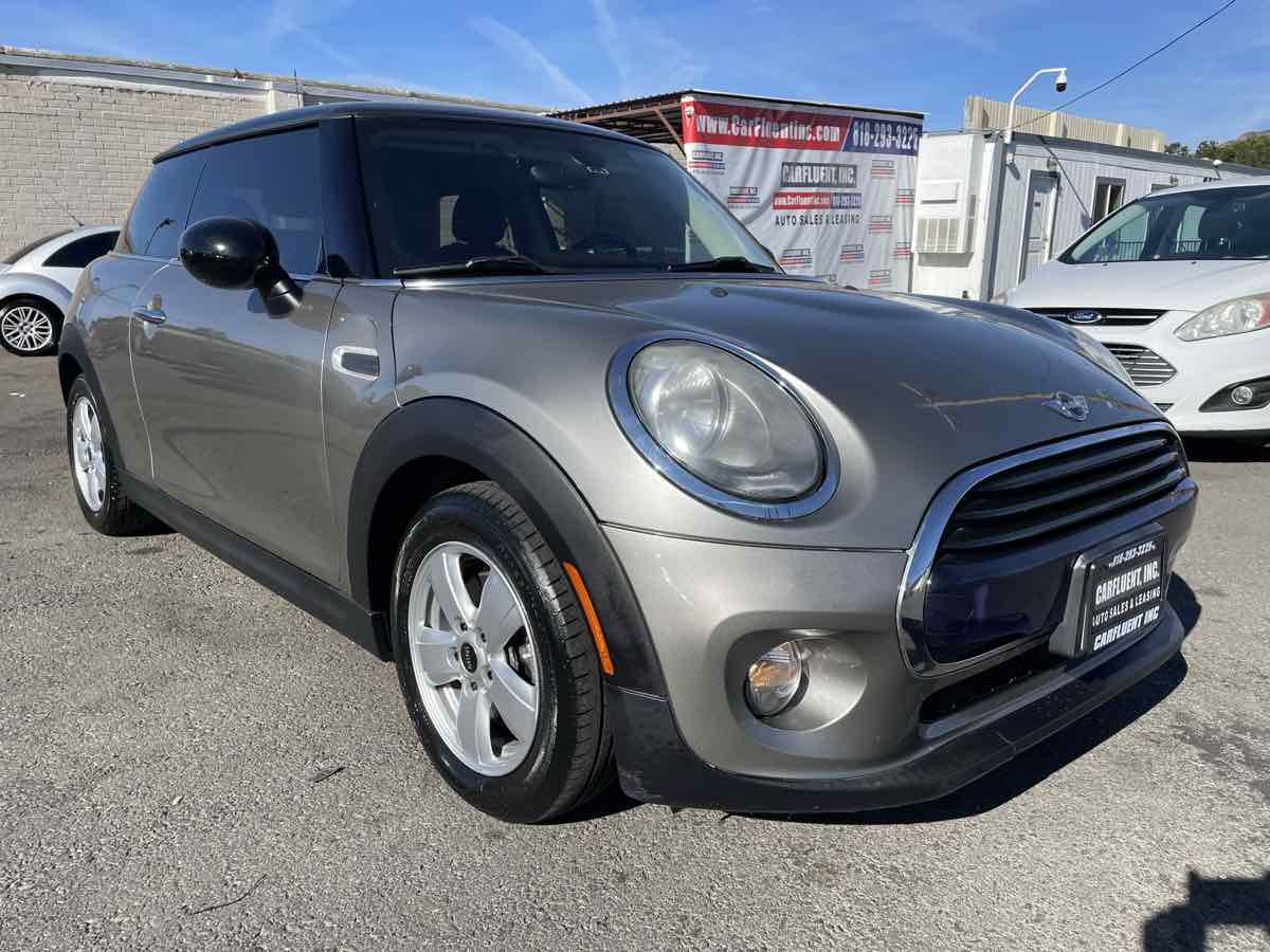 2017 MINI Hardtop 2 Door Cooper