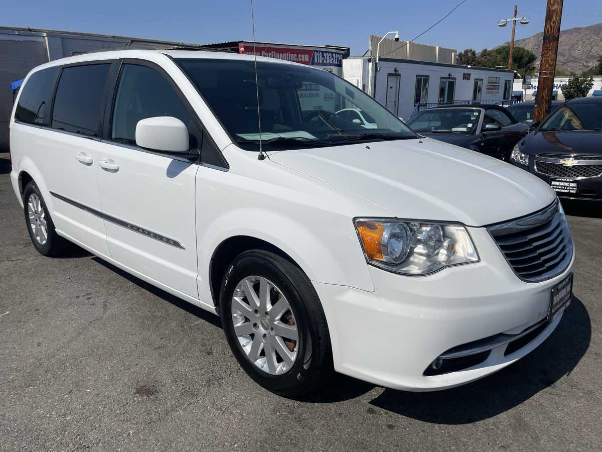 2016 Chrysler Town & Country Touring