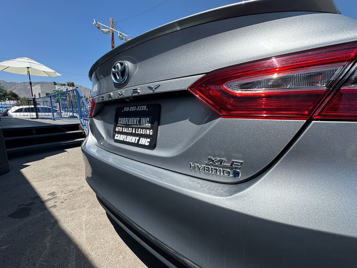 2020 Toyota Camry Hybrid XLE photo 37