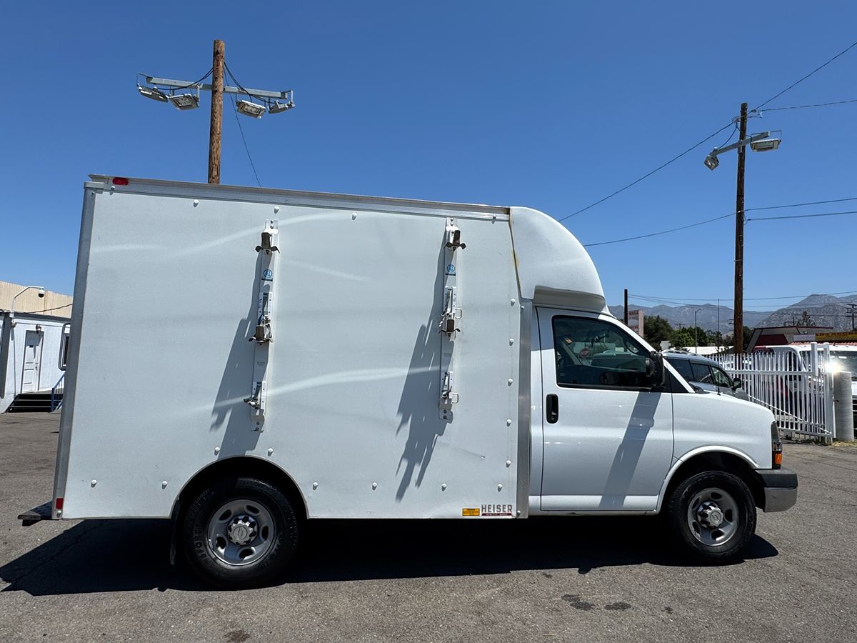2010 Chevrolet Express G3500 - Photo 5