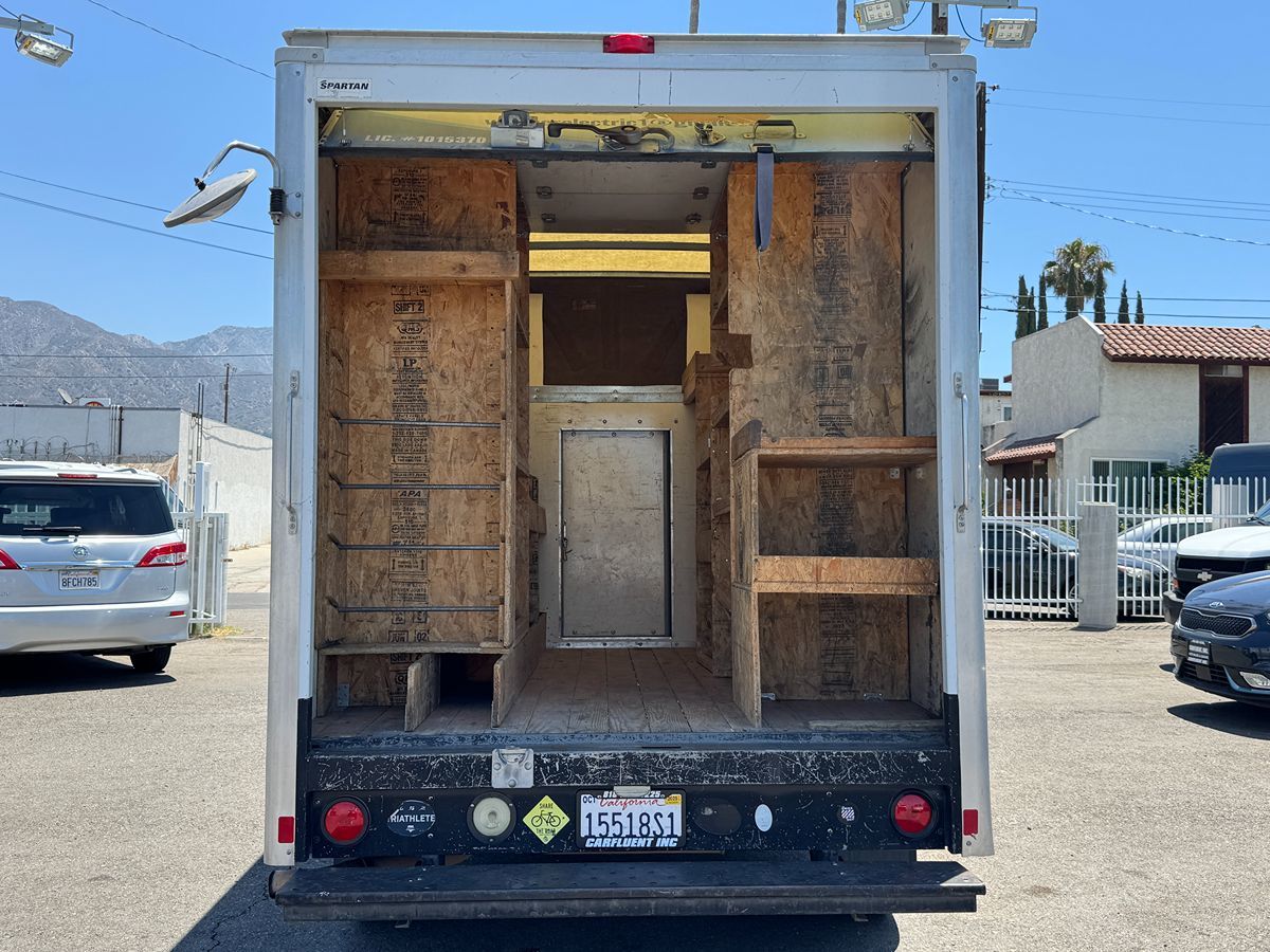 2010 Chevrolet Express G3500 - Photo 9