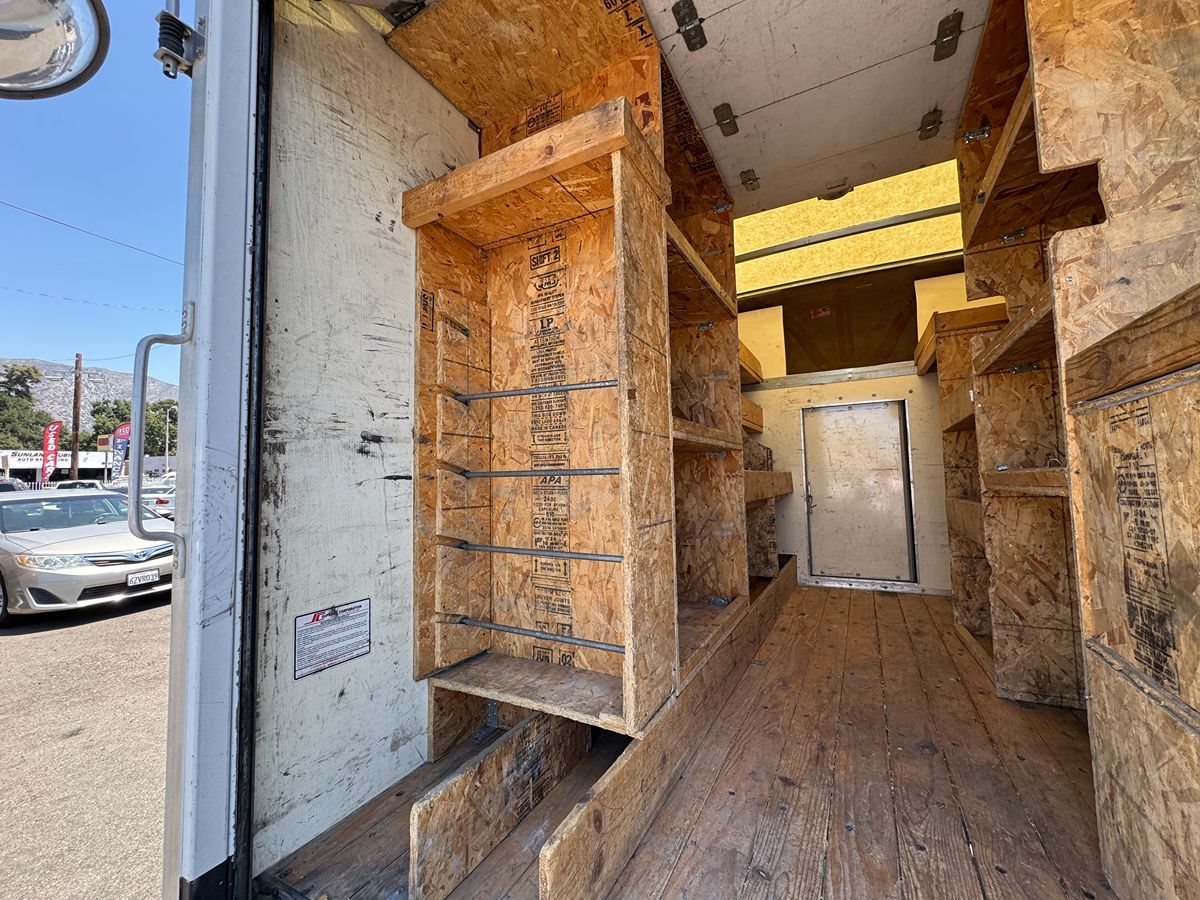 2010 Chevrolet Express G3500 - Photo 11