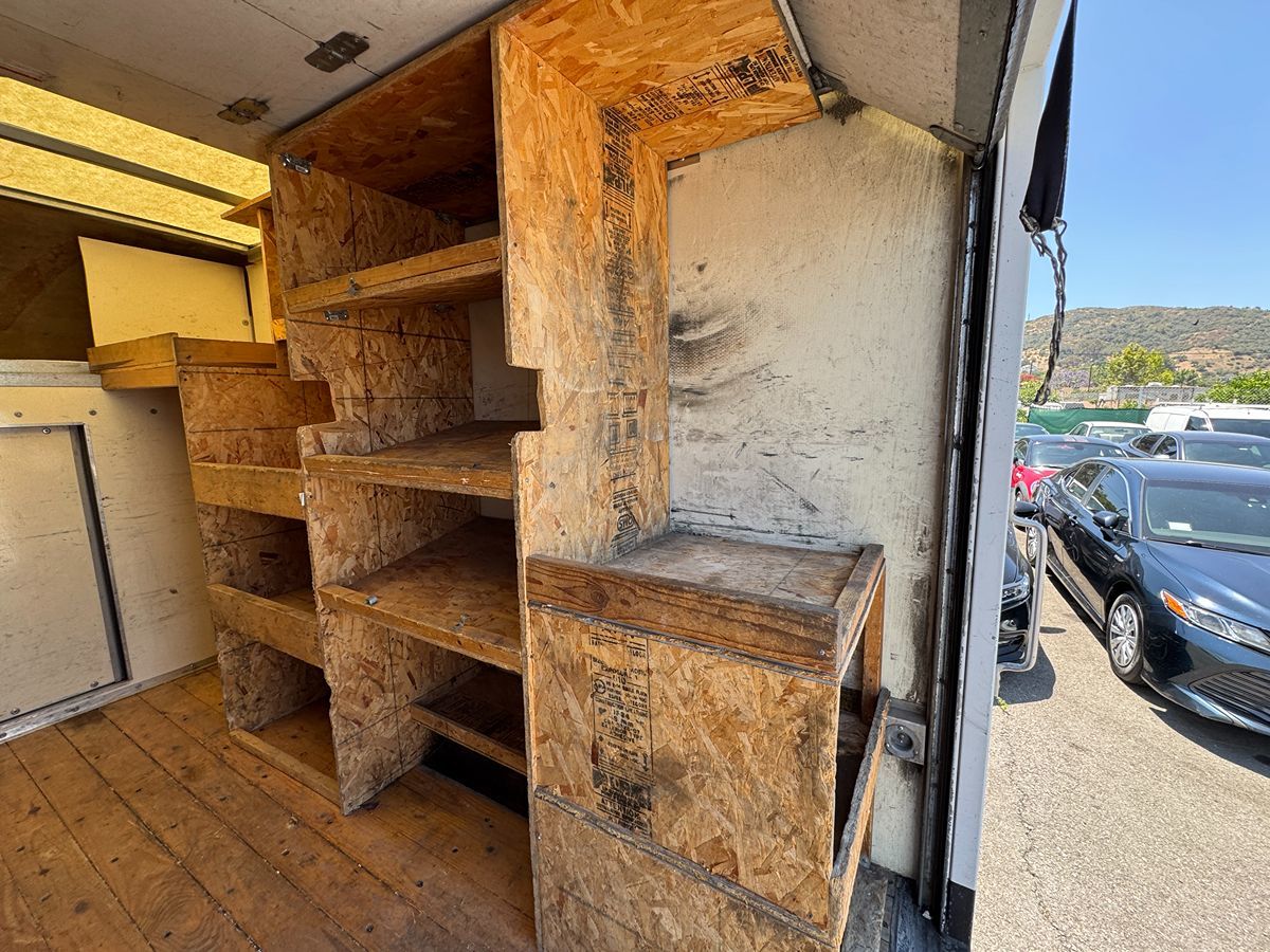 2010 Chevrolet Express G3500 - Photo 13