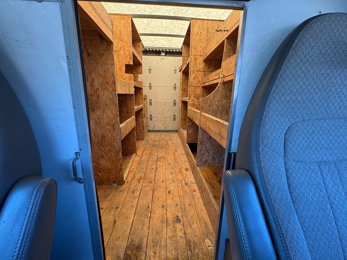 2010 Chevrolet Express G3500 - Photo 29