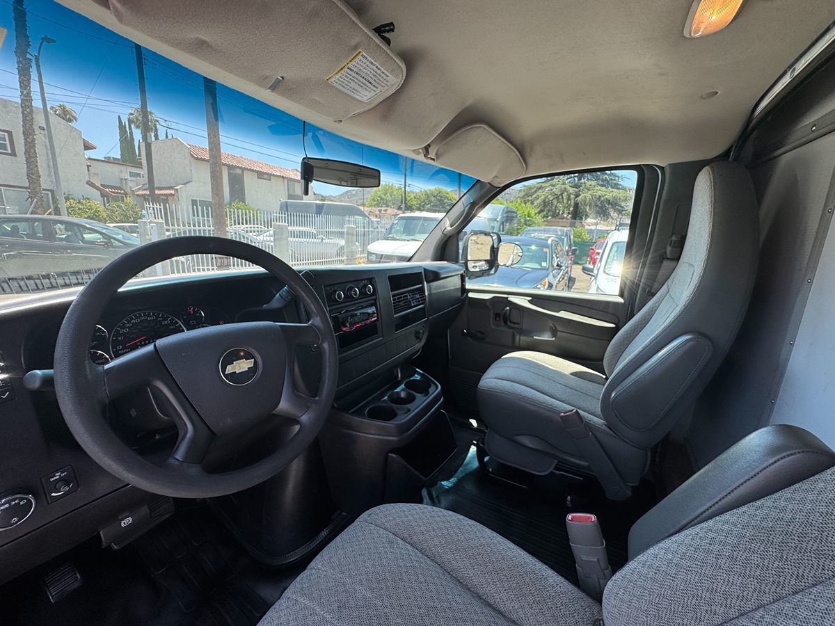 2010 Chevrolet Express G3500 - Photo 34