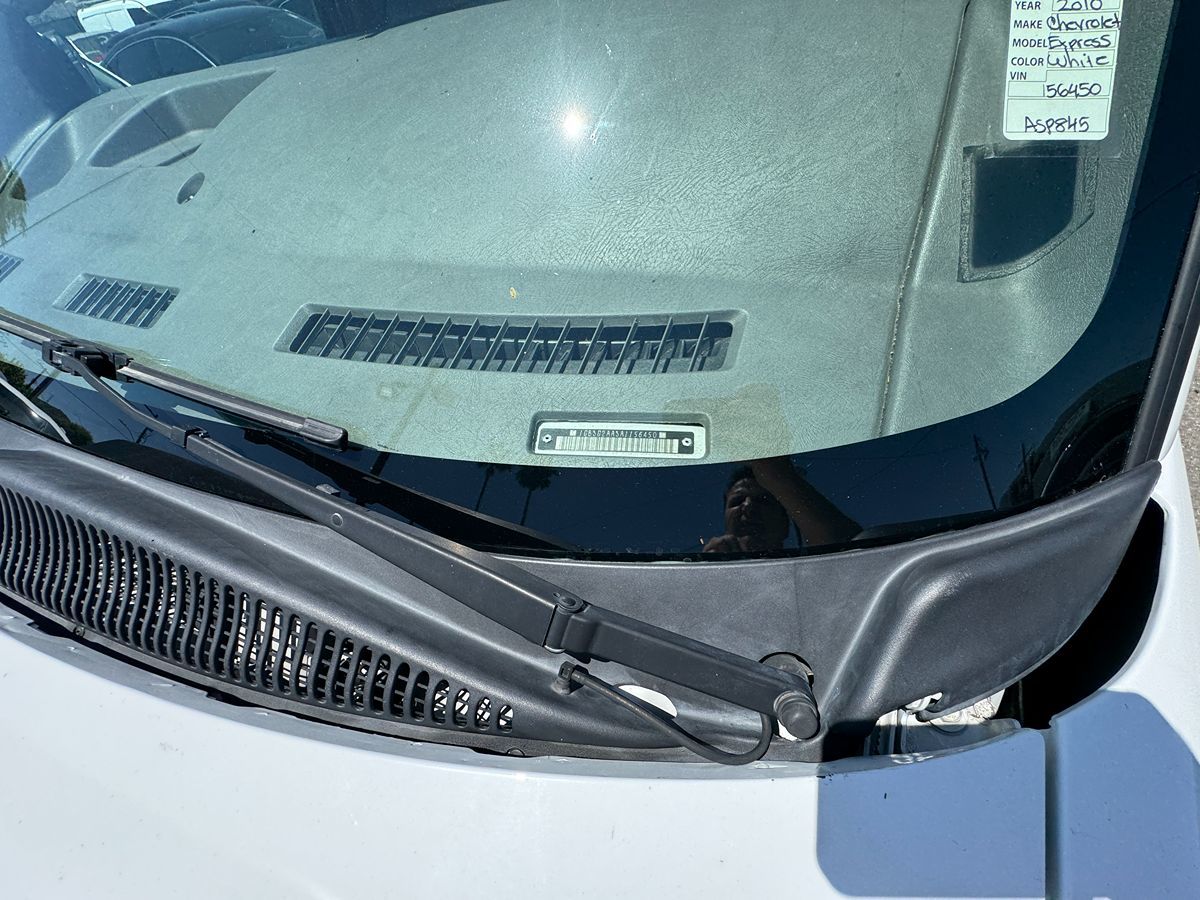 2010 Chevrolet Express G3500 - Photo 38
