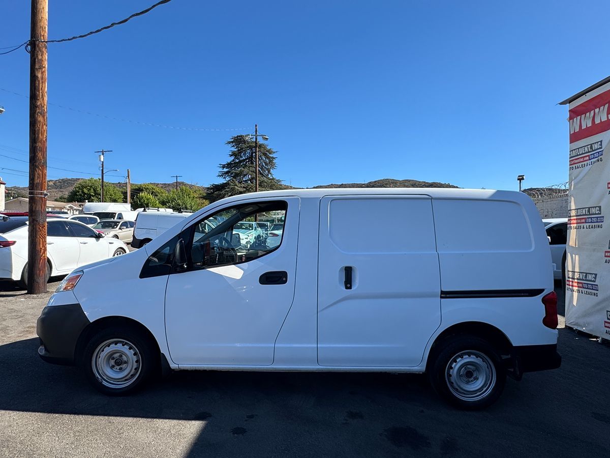 2015 Nissan NV200 S photo 3