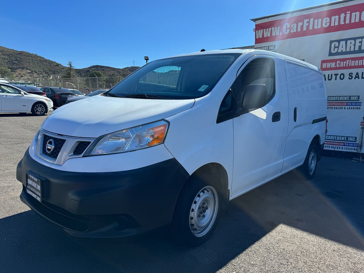 2015 Nissan NV200 S photo 2