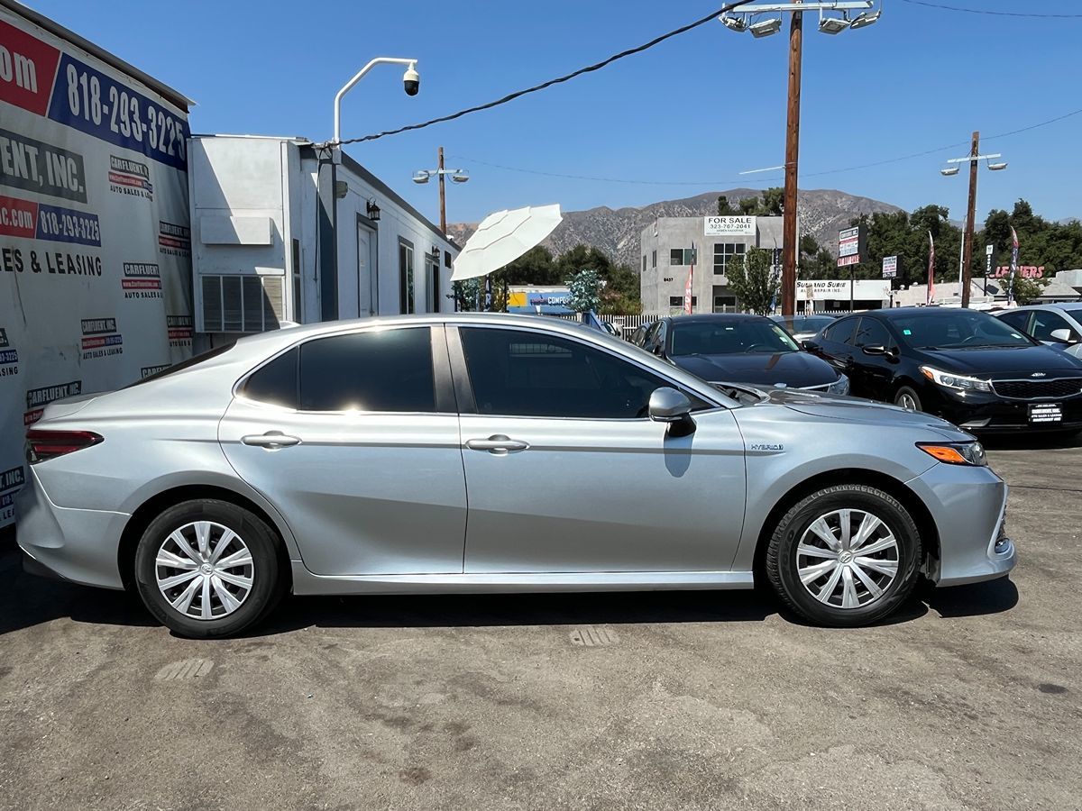 2021 Toyota Camry Hybrid LE photo 4