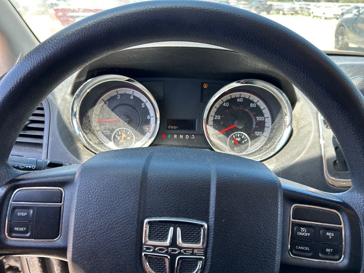 2015 Dodge Grand Caravan SXT photo 2