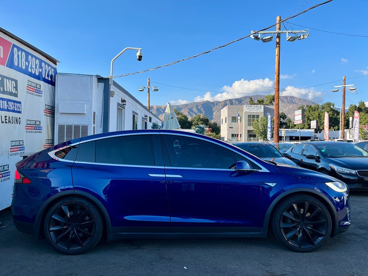 2016 Tesla Model X 60D - Photo 5