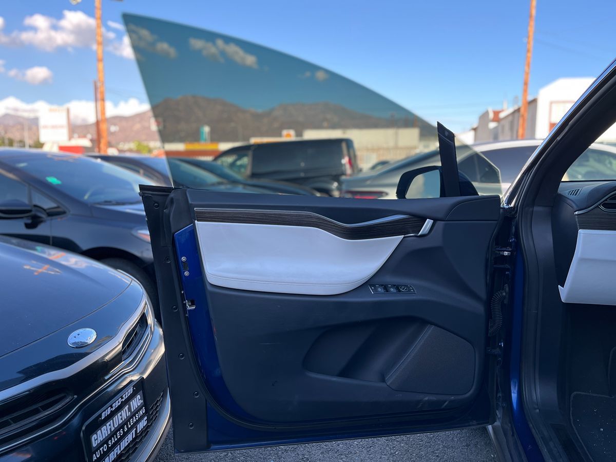 2016 Tesla Model X 60D - Photo 10