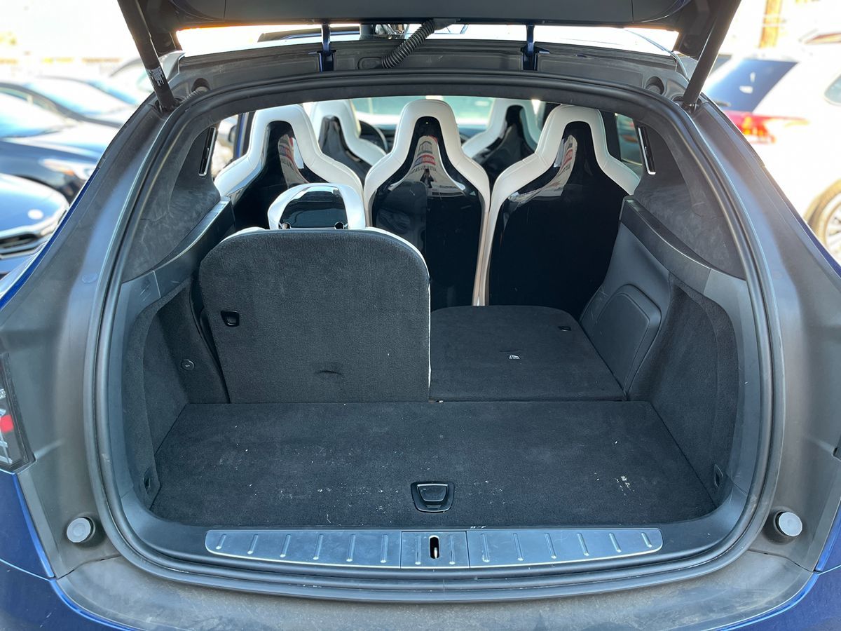2016 Tesla Model X 60D - Photo 13