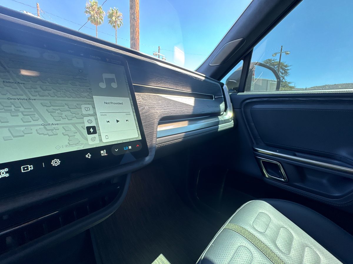 2023 Rivian R1T Adventure photo 24
