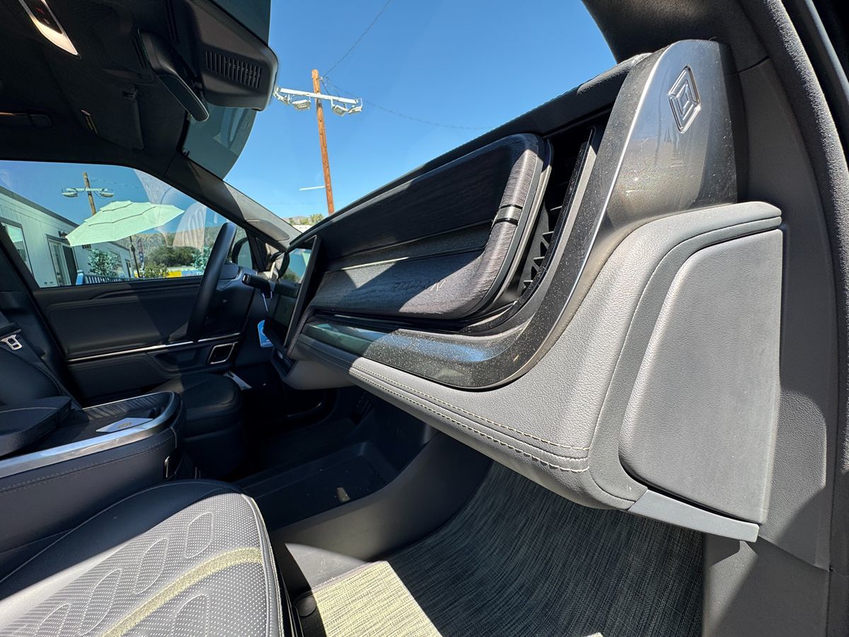 2023 Rivian R1T Adventure photo 28