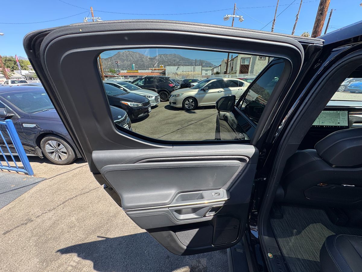 2023 Rivian R1T Adventure photo 35